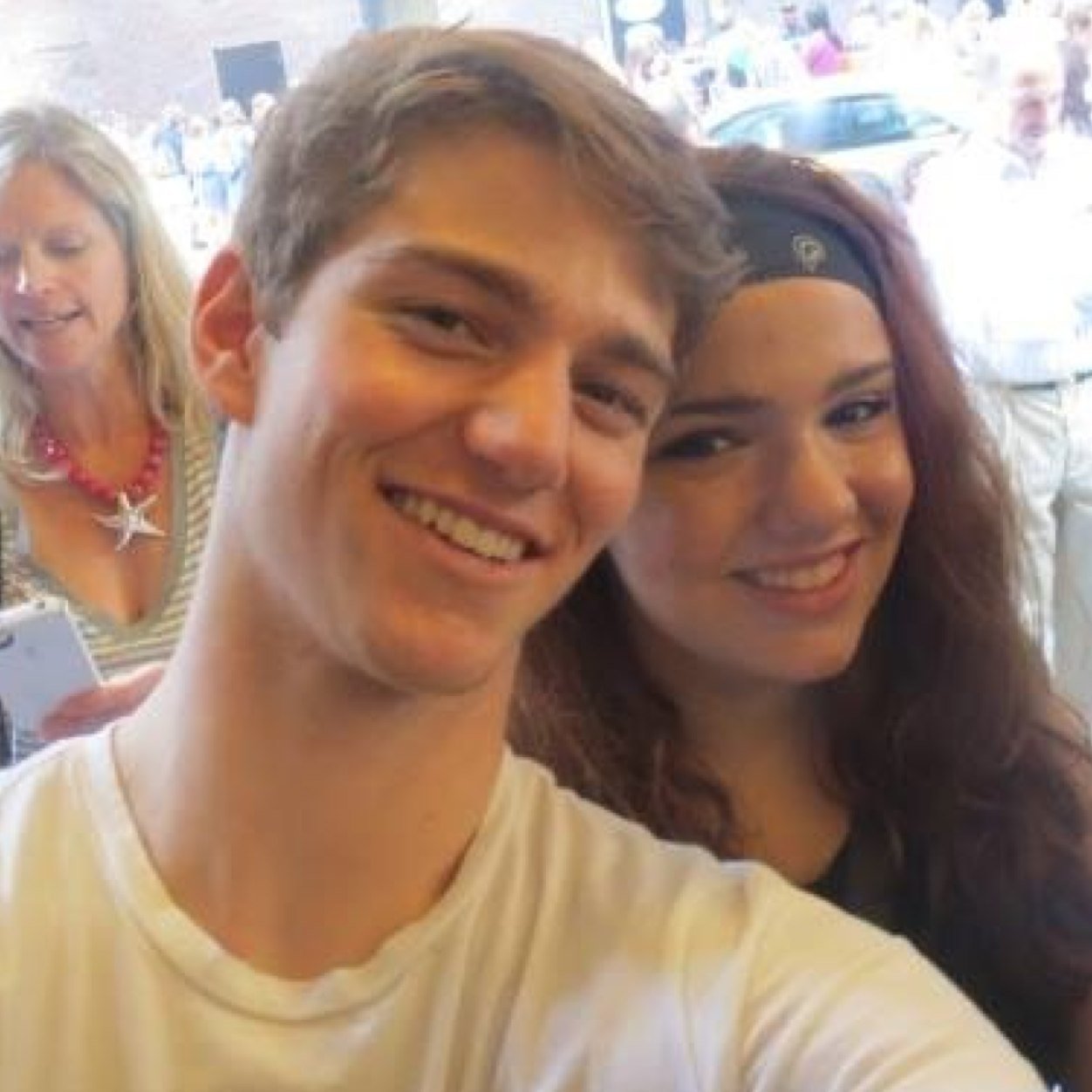 TaylorParmeter's profile picture. I like bands, pizza, and sci-fi.