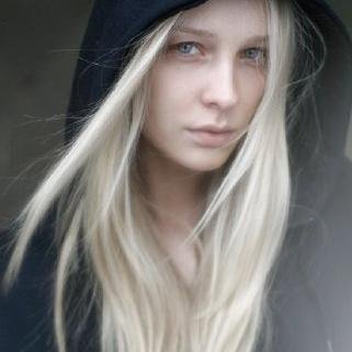 sallys_tweets's profile picture. https://t.co/pK6oqdXzfb 🎮 freelance CSGO caster, books 📚, 80’s action movies 📼, gaming 🎮, bees🐝