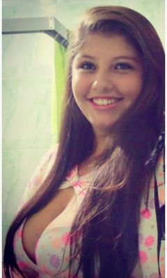 Sou ciumenta, boba, insegura, romântica, chorona, mandona, orgulhosa, irônica, sonhadora, exagerada, dramática e mãe de uma princesa Maria Eduarda *-*