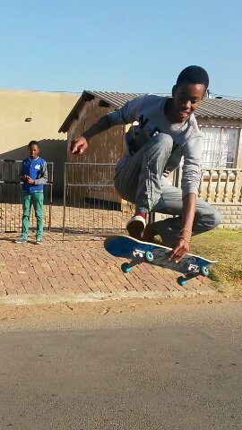 ☆♧FOLLOW ME PEOPLE° OH AND THOSE WITH INSTAGRAM FOLLOW MY ACCOUNT @lilflowsum