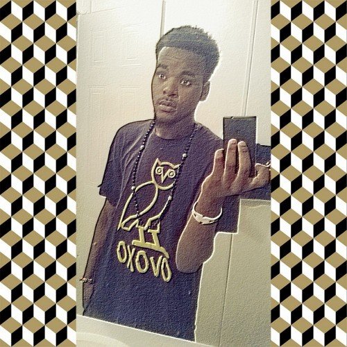 Just A Yung Nigga Tryna Mak it Out dha Struggle.Lost 2 Women dhat Meant Dha World To Me  9/22/08 Carol && 5/28/14 Mema Rip