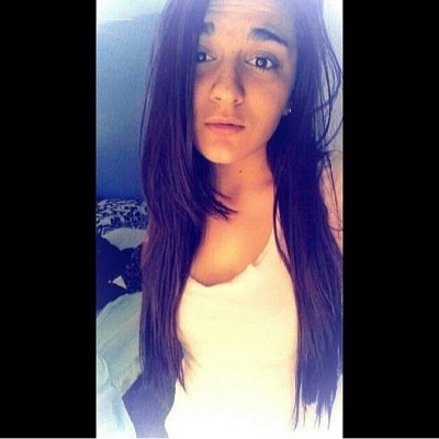 Hollie_santos's profile picture. 