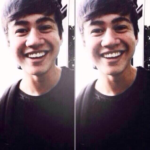 follow @5sosfollowalarm for follow updates and dms :)