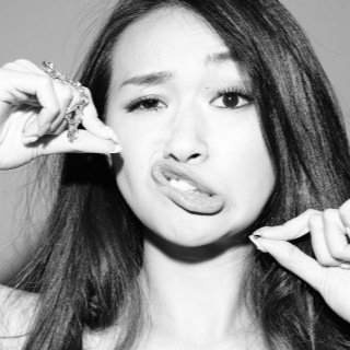 はじめまして、エミリーメイです！食べること音楽、温もり、妄想大好きです。気軽にフォローお願いします☺︎!!Please Follow me❤️팔로우해주세요Instagram▷▶︎▷emilymayofficial Vine▶︎▷▶︎emilymay