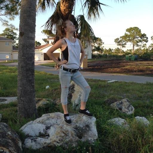 ѕσυтнєяи вєℓℓє 
My names Megan
American by birth, Southern by the grace of God
ι'м 17
тєαм ¢нєνу
нυитιи
fιѕнιи &
мυ∂∂ιи ιѕ ℓιfє
 fσяєνєя тαкєи 1.29.14
