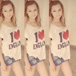 I'm a fuckin' Superman babe.;) I'm a Hungarian overloader, mahomie,  selenator and lovatic.:) I love Szabyest.:') :3 3 ♥♥♥ I like singing.♥