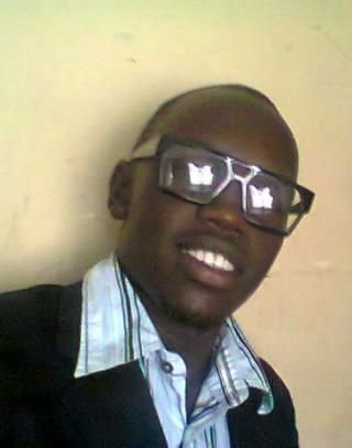 No.1 follower of CHRIST
Arsenal fan 
love football 
love being happy #COYG #GOONER