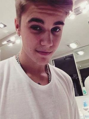 LEONARDO DECARLI/JUSTIN BIEBER/DEMI LOVATO/MILEY CYRUS/SELENA GOMEZ
