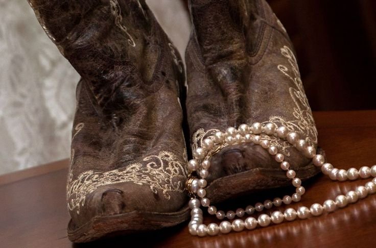 { Diamonds are pretty and so are pearls, but there's nothing like Texas girls }