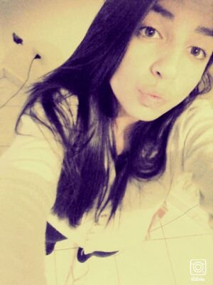 Não vale a pena correr atrás de quem é feliz sem você  †                                                         SANTOS FUTEBOL CLUBE ♥♥