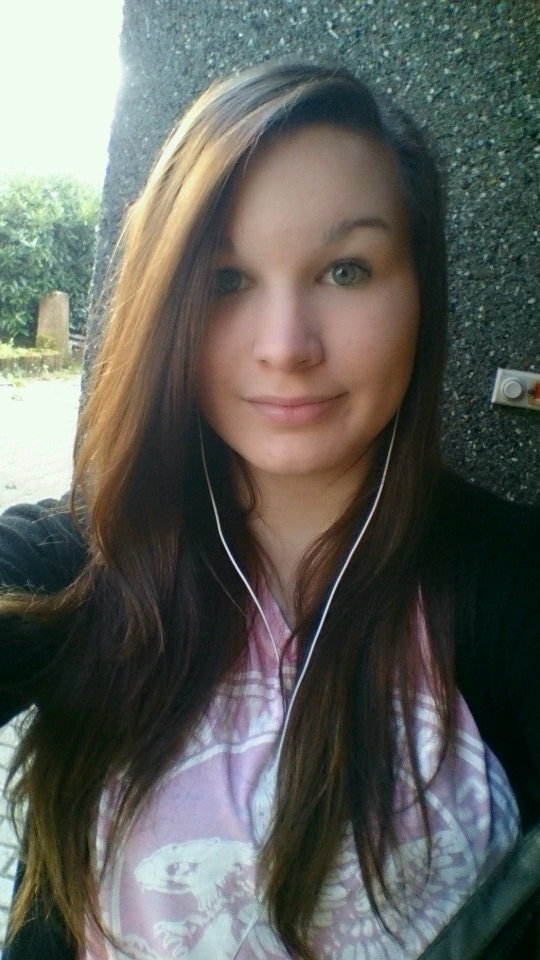 23. July 2010 || 8:22 pm ♡ #Directioner
{_Singing is my passion_} ».Real eyes realize real lies.«