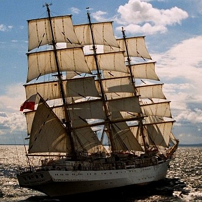 shipsandcanvas's profile picture. Sail and ship related info. Żagle i statki