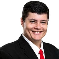 Um servo de Deus, Pai, Advogado e Corretor de Imóveis que se empenhará sempre em lutar para que a Justiça seja feita, e para isso começo eu cumprindo as leis.