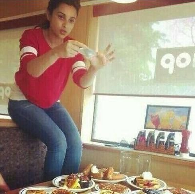 movie buff, Parineeti Chopra Fan, music dance drama i breathe it all.