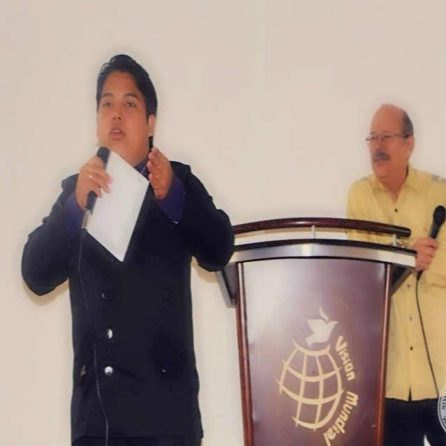 Pastor del Ministerio Internacional Jesús Rey de Sion. padre de naciones, dispuesto a impactar la juventud de Venezuela y del mundo. con tan solo 21 año