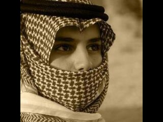 انت أغلى ماعشقته بذا الكون
