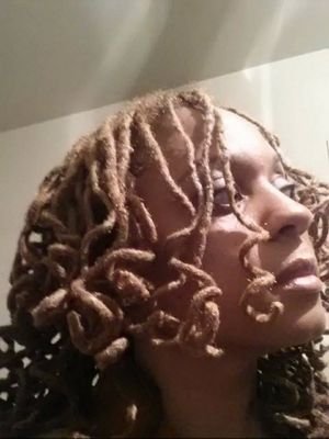 anjthom1's profile picture. 