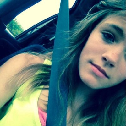 Hi im jasmine... Im 13... I love singing and photography