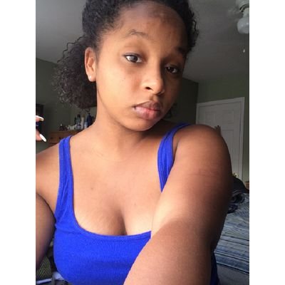 My name is Brenisha I love me some Cameron Dallas 3 :) ! & I'm 15 I love to sing and hang out with friends and would love to meet Cameron :)