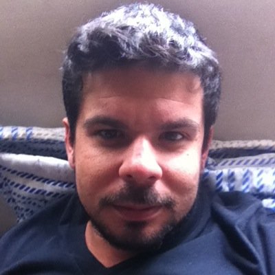 Estudante de TI, analista de sistemas, viajante, leitor, viciado em coca-cola