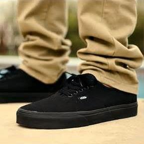 YourVansDaily's profile picture. 