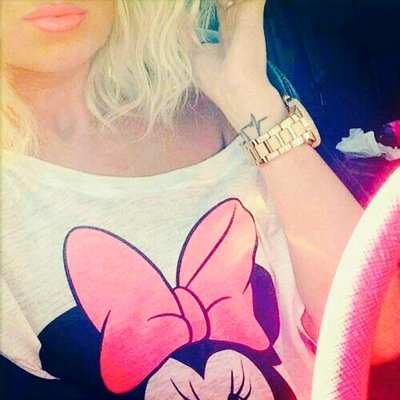 Directioner / mixer / lovatic / ariantor / selenator / smiler.
Love singing