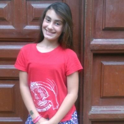 Cuando lloro me calmas,cuando estoy triste me haces sonreir y cuando estoy contenta y a tu lado me haces feliiz :)