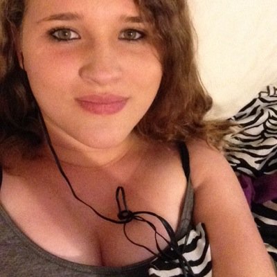 Murphy380L's profile picture. Hey im Alexus and im 14, straight, and i am now a single pringle.... X3 im a goofball and really silly.... Im goth \(•~•\*) Kik: HeyyPpl290 Skype: Mwahh380