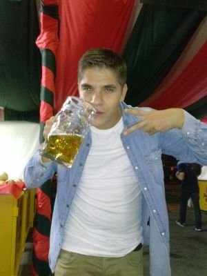 byalvaroxX_12's profile picture. si cuando hablas nadie se molesta. es que no as dicho asolutamente  nada importante