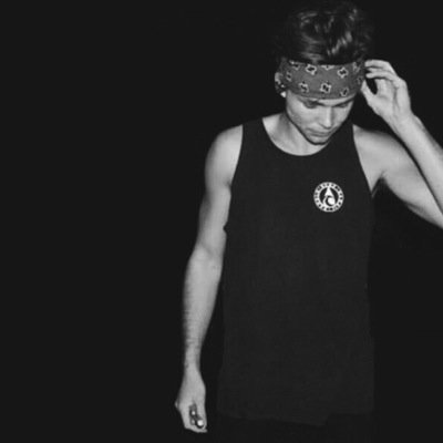pleasepleaseplease follow @ayefiveseconds & @aye_peoples thanks babe ilysm ◡̈