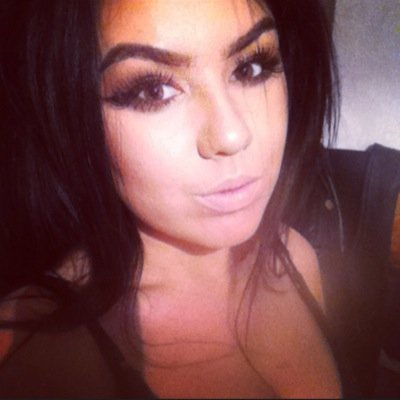 LauraMercer5's profile picture. “love the life you live.
live the life you love.”