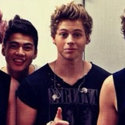 LUKE ROBERT HEMMINGS is BAE 5 seconds of summer is life.