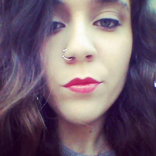 No soy la bella durmiente, ni la sirenita ni Pocahontas. Pero me encanta dormir, el mar y hacer el indio. Licencia para pinchar 💉
