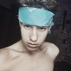 ❁please follow @jacobtoireland,we really want him to notice us , your help would mean alot❁ {if anyone wants a dm to jacob tweet me and ill dm off my other acc}