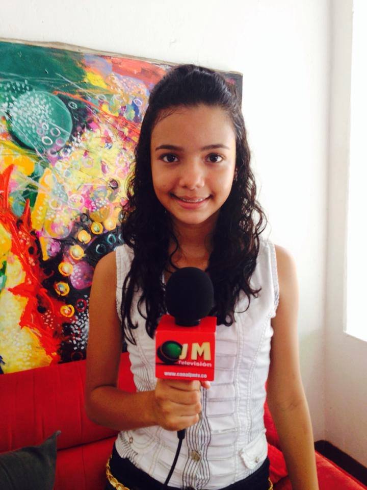 Holis♥
Me llamo catalina, soy actriz :) soy feliz amo la actuacion es el 89% de mi vida soy sociable, y amo jajaj a ariana grande butera♥ Ella es tan Sjaksjkas