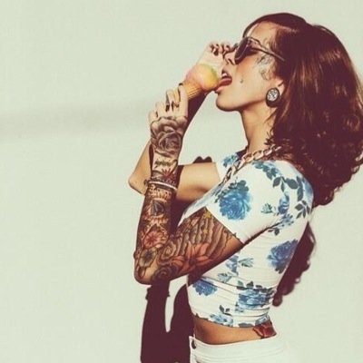 I dont really have a booty and I dont actually live in Chicago.. Lol sorry. But I do love tatoos and piercings. Est. 2/17/14.