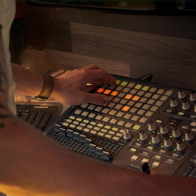 Producer/Performer live /Sound engineer/Sound designer