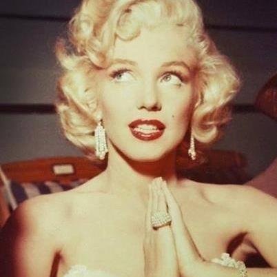 menna_fariid's profile picture. psychologist ... liberal ,,, interesting in parapsychology ,,, my dream is to own my freedom  ,,, a7la youm fe 3omry lsa ma 3eshethoosh