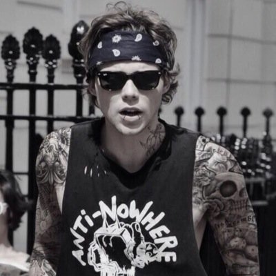 u r hella rad and you should follow @hiorhailey // she follows back