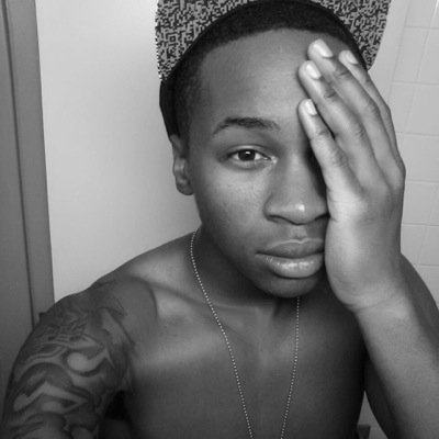 Waiting on my daughter to get here ••• Follow Me On iG: @inkddskinn #ClutchGxng