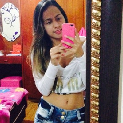 Sou egoísta, impaciente e um pouco insegura. Cometo erros, sou um pouco fora do controle e às vezes difícil de lidar.