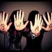 LexyHarrigan's profile picture. b****  pleaz don't  be  my vibe