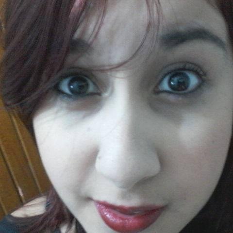 Vine: Lia Holanda, insta: @mamiloholanda, youtube/vlog: Awwn Bus SnapChat (MamiloHolanda) Skype (MamiloHolanda)