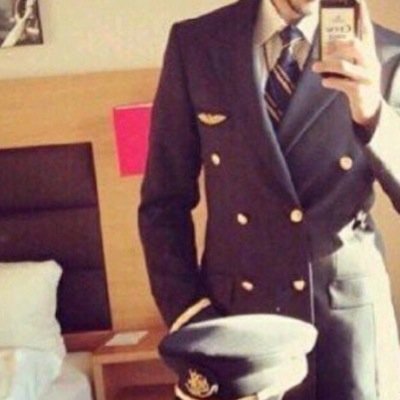 الثقل -والابتسامه-والشموخ -وارتفاع المقام أشياء كثيره ترسم ملامح شخصيتي٠٠!!