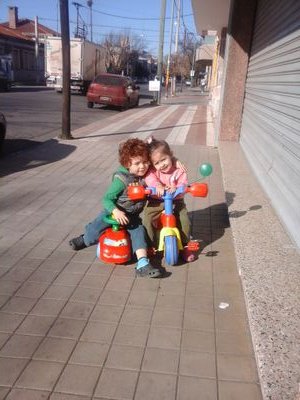 Fan de David Bisbal, orgullosa d seguirlo  y AGRADECIDA a la VIDA x la hermosa familia que tengo!!! MAMA de BENJA Y ZOE..tratando de ser mejor persona cada dia