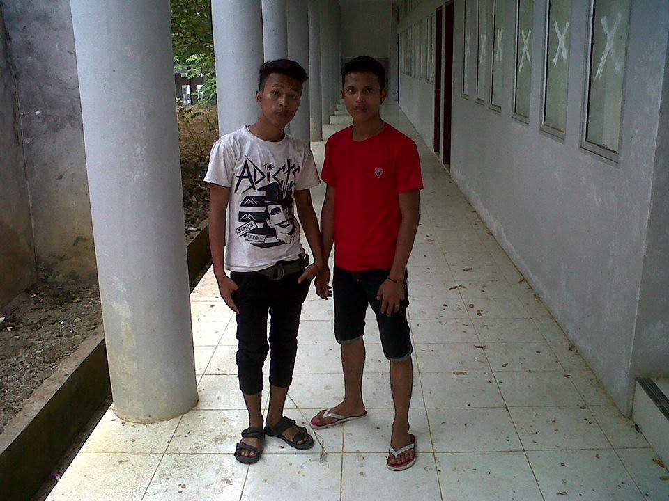 -|Aku tak pernah berjanji tentang perasaan, tapi! Aku berusaha berjanji untuk kesetiaan:')*night:* 
-|Hidup ini penuh dengan TANDA TANYA (?)