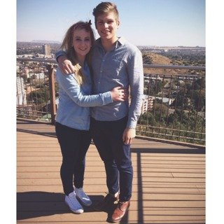Geluk is nie die afwesigheid van swaarkry nie, maar die aanwesigheid van God.