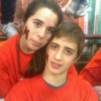 Es tan linda la vida, Que cuando la muerte me encuentre Me va a encontrar viviendo.