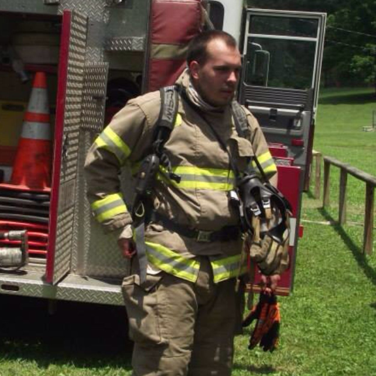 18. Volunteer Firefighter/ EMT. #Sta. 500 #ULVFD #543 #Fightin500. Lexy Kasarah ❤️