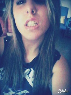 ViirgyCastellon's profile picture. 'Me da vida lo que me mata'. Viviendo al límite cuando escapo de la realidad. Granaina puta y fina. No muerdo, o eso dicen. XXVIII